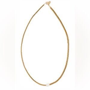 Maison Monik beaded necklace. 
Gold with pearl.​